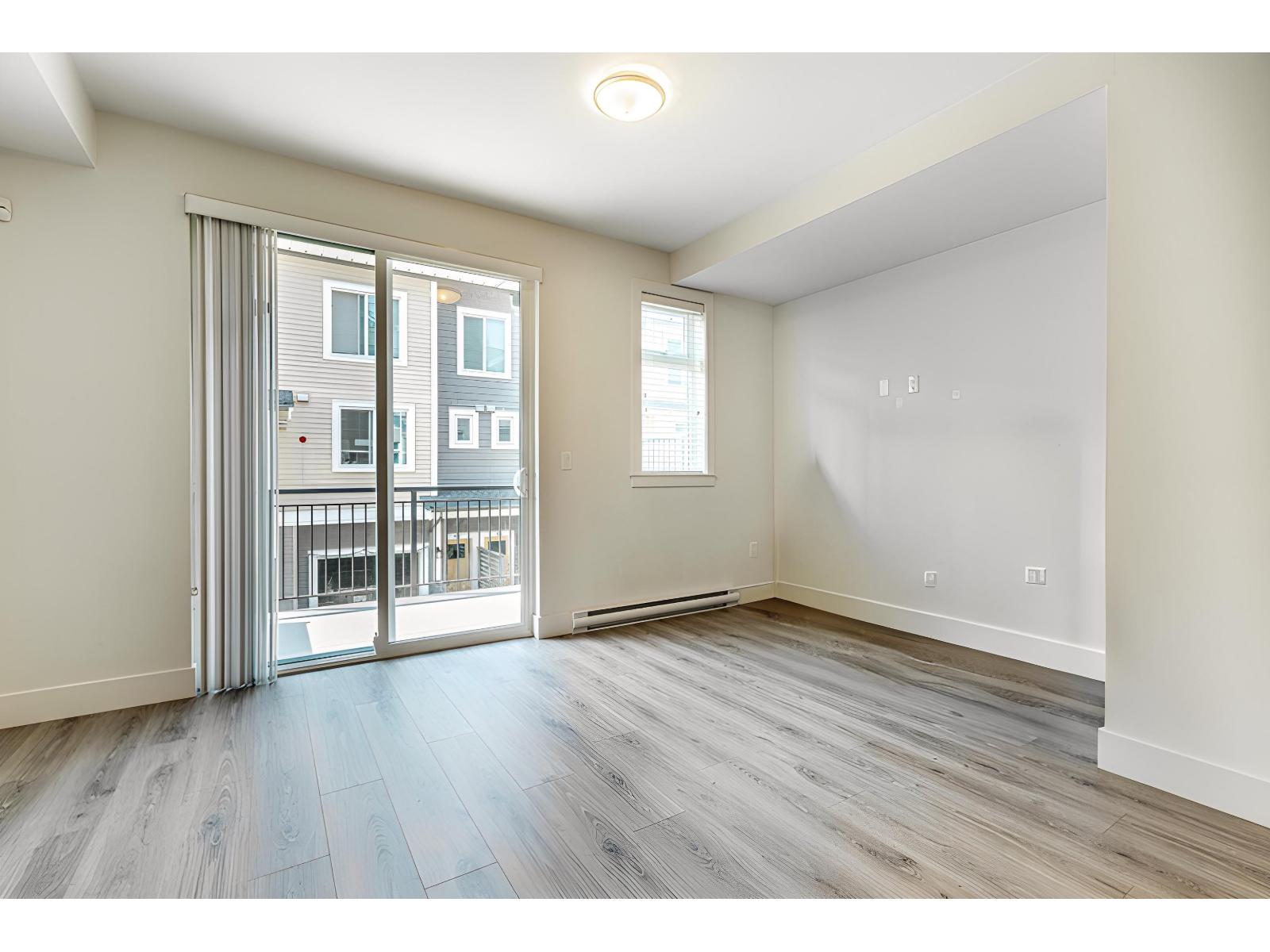 Photo 4 of 170 9718 161 A Street, Surrey BC