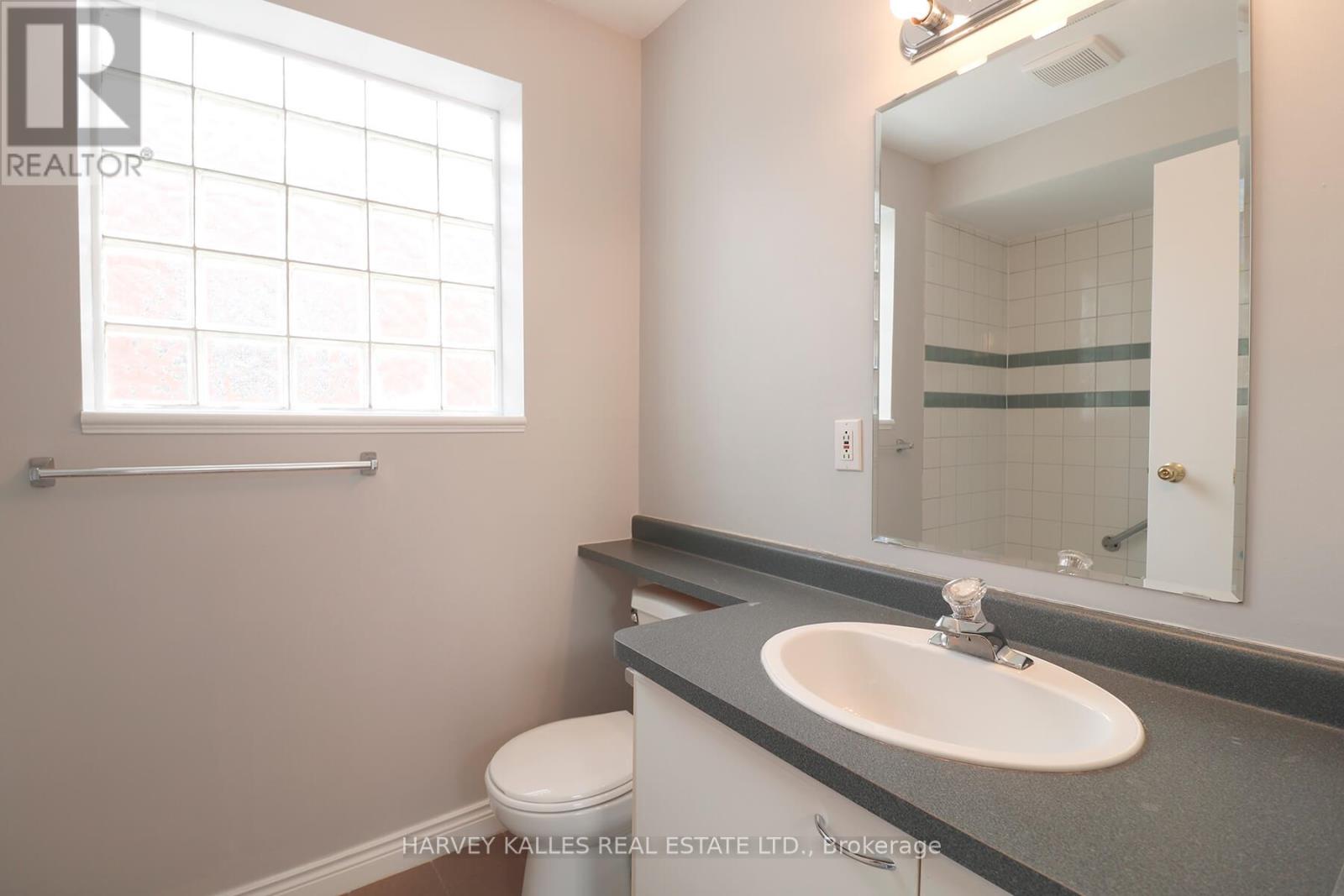 Photo 12 of C 1424 Bayview Avenue, Toronto ON