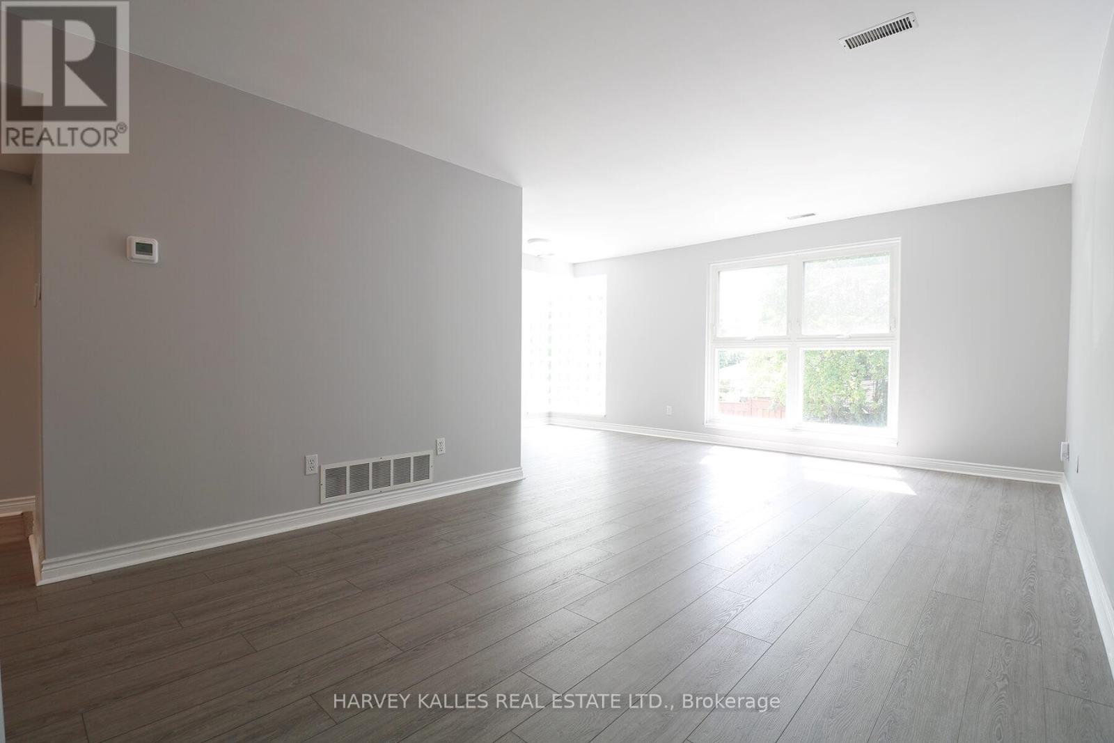 Photo 10 of C 1424 Bayview Avenue, Toronto ON