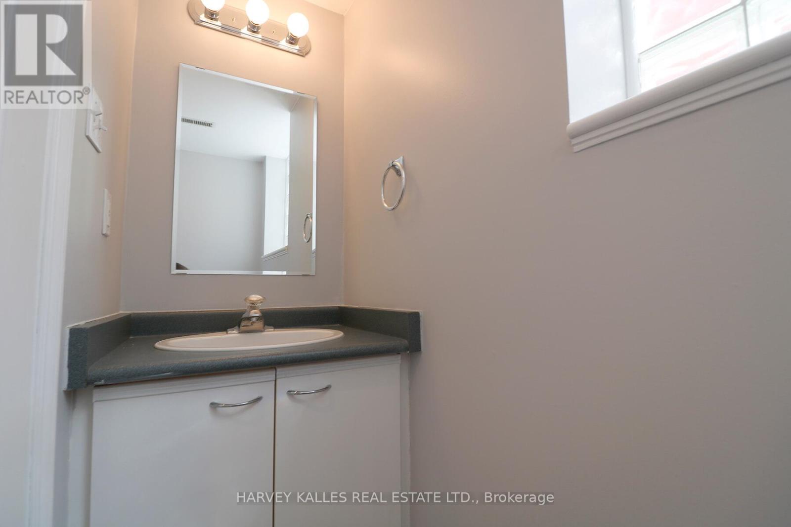 Photo 3 of C 1424 Bayview Avenue, Toronto ON