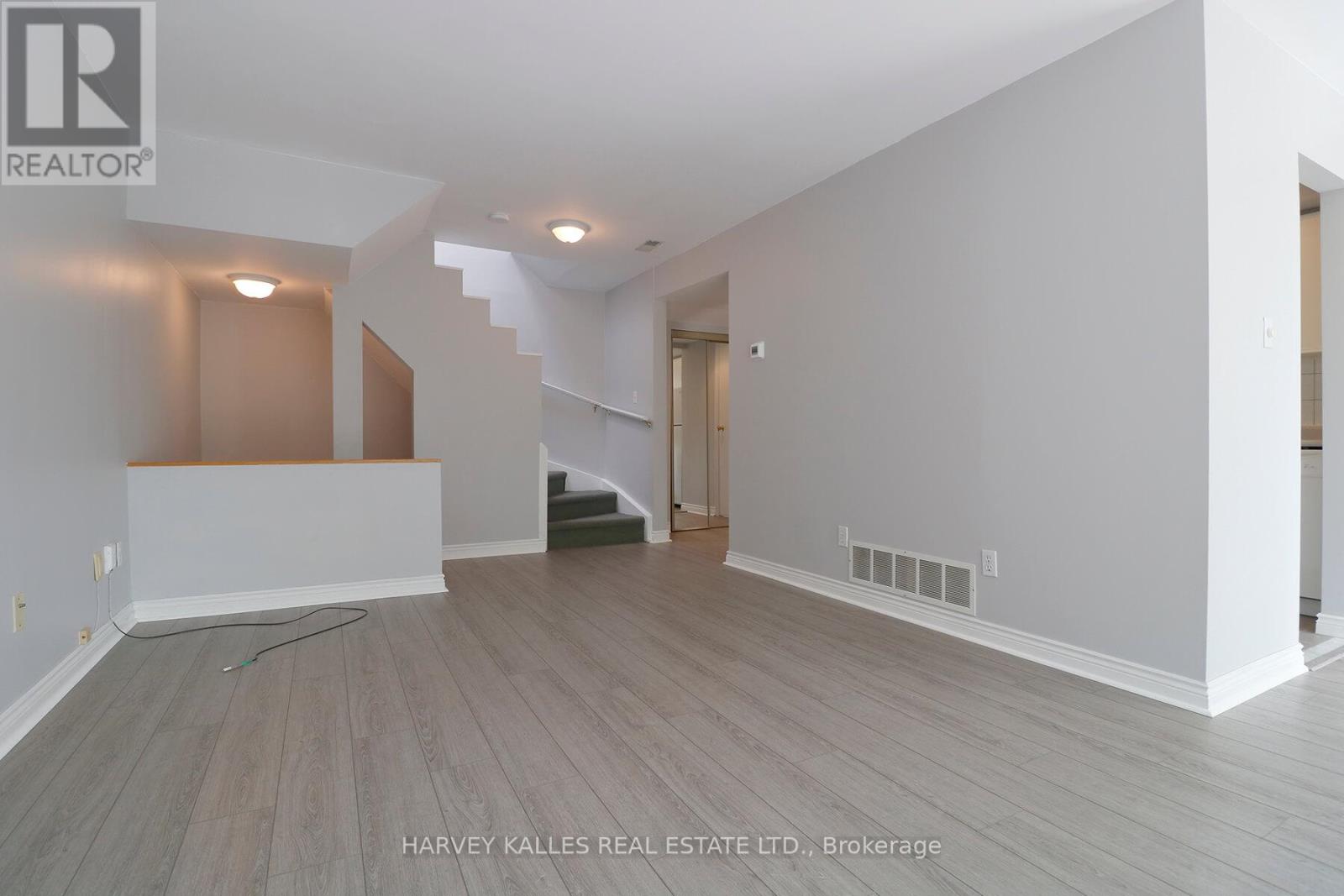 Photo 1 of C 1424 Bayview Avenue, Toronto ON