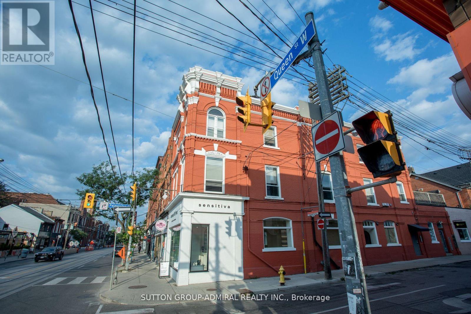 Photo 7 of 2nd Flr 652 Queen Street W, Toronto ON