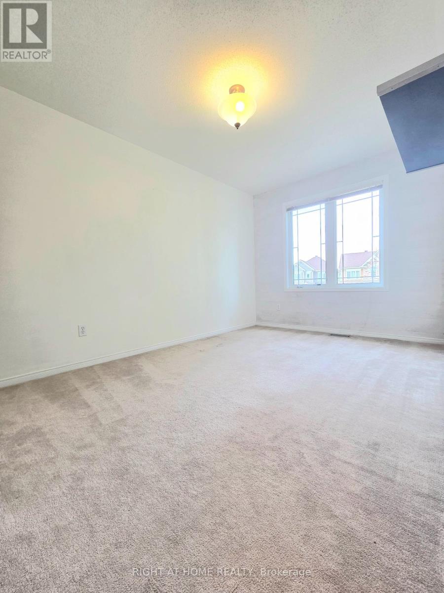 Photo 4 of 232 Meadowbreeze Drive, Ottawa ON