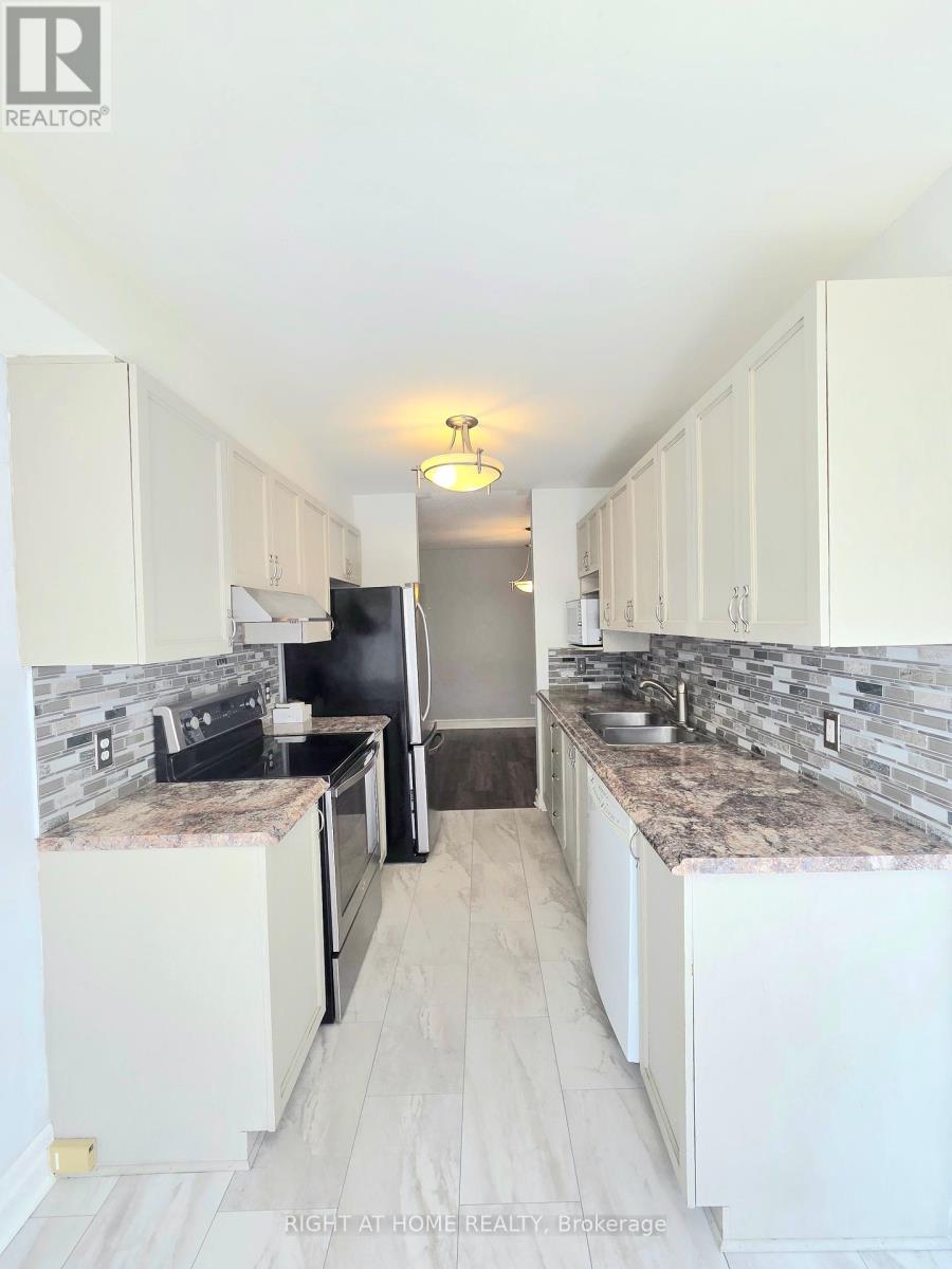 Photo 8 of 232 Meadowbreeze Drive, Ottawa ON