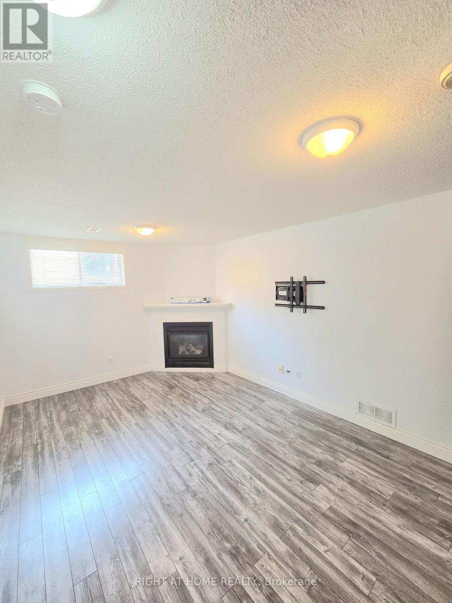 Photo 20 of 232 Meadowbreeze Drive, Ottawa ON