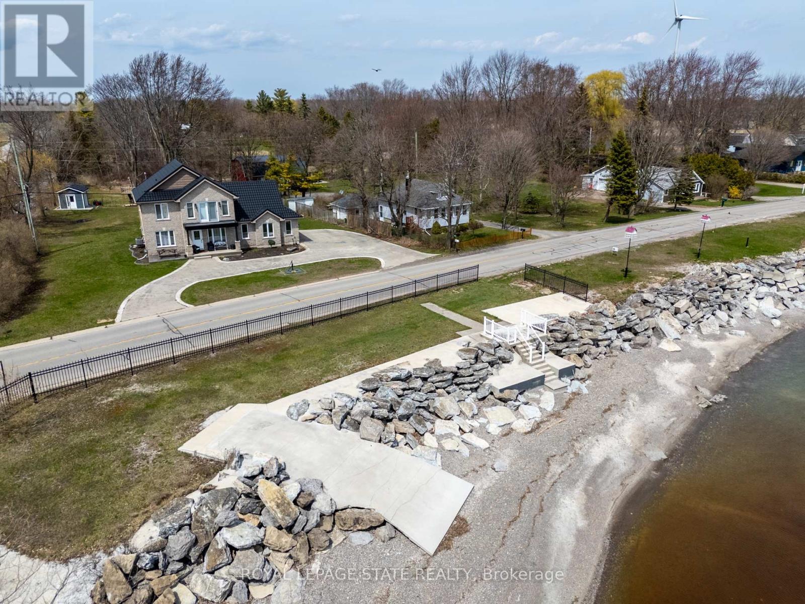 Photo 2 of 2801 North Shore Drive, Haldimand ON