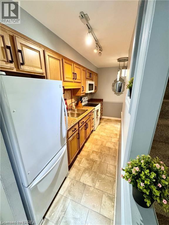 Photo 8 of 36 Hayhurst Road Unit 160, Brantford ON