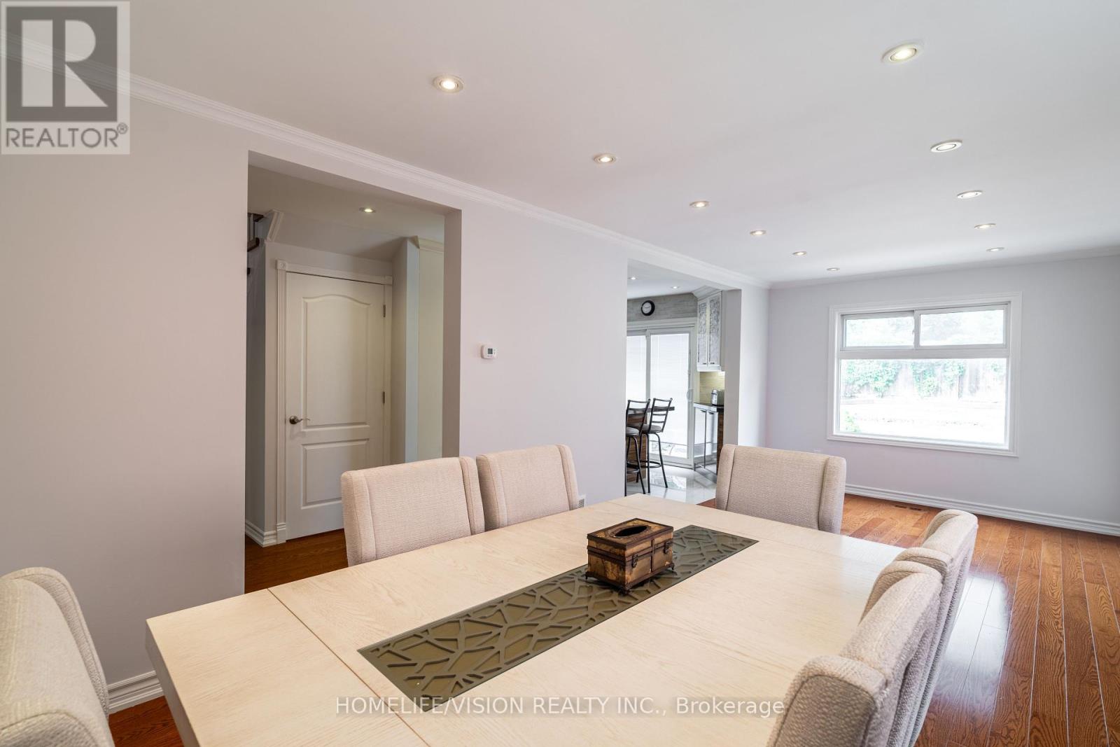 Photo 23 of 32 Mountfield Crescent, Vaughan ON
