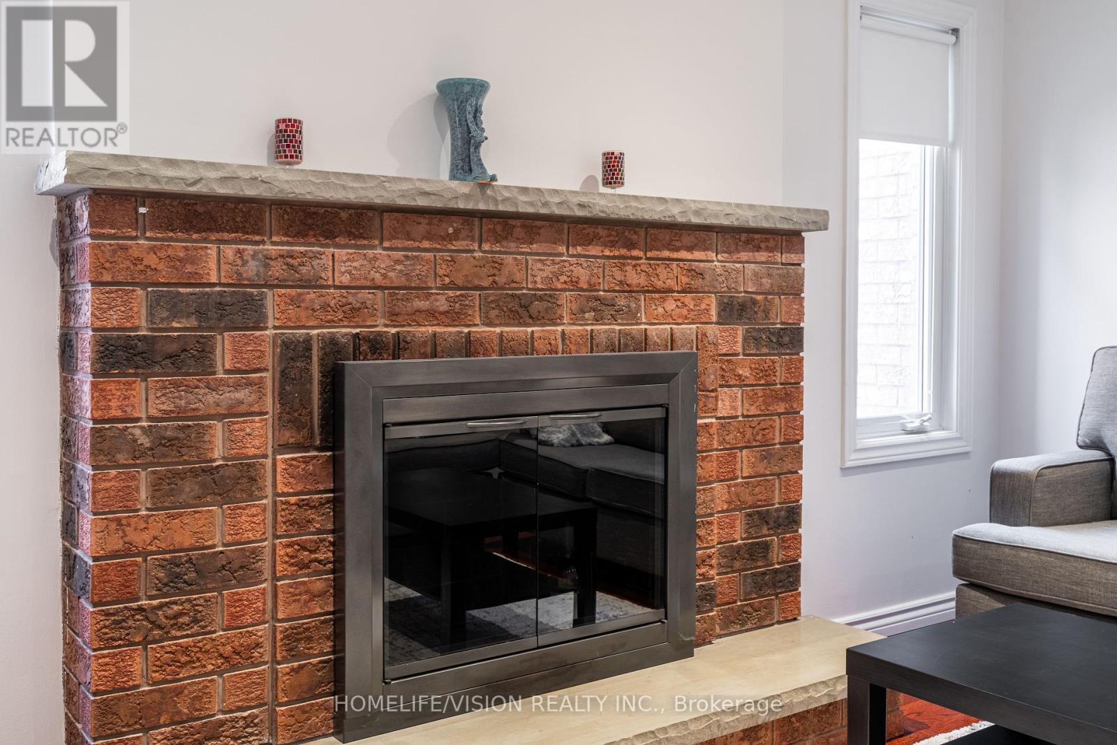 Photo 6 of 32 Mountfield Crescent, Vaughan ON