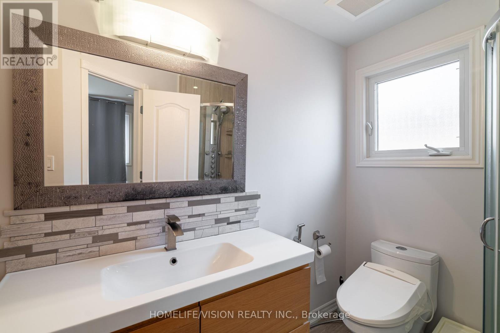 Photo 20 of 32 Mountfield Crescent, Vaughan ON