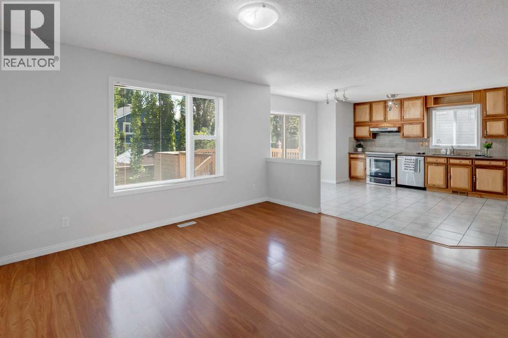 Photo 3 of 26 Rocky Ridge Heights Nw, Calgary AB