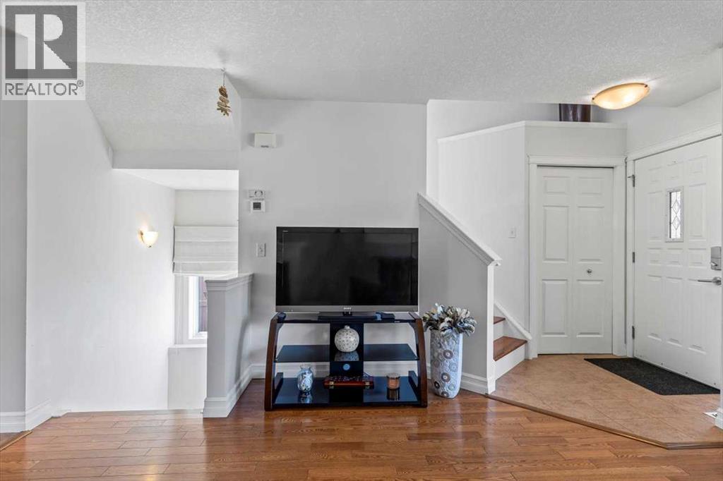 Single Family House for Sale in  Eversyde Circle SW Evergreen Calgary 
