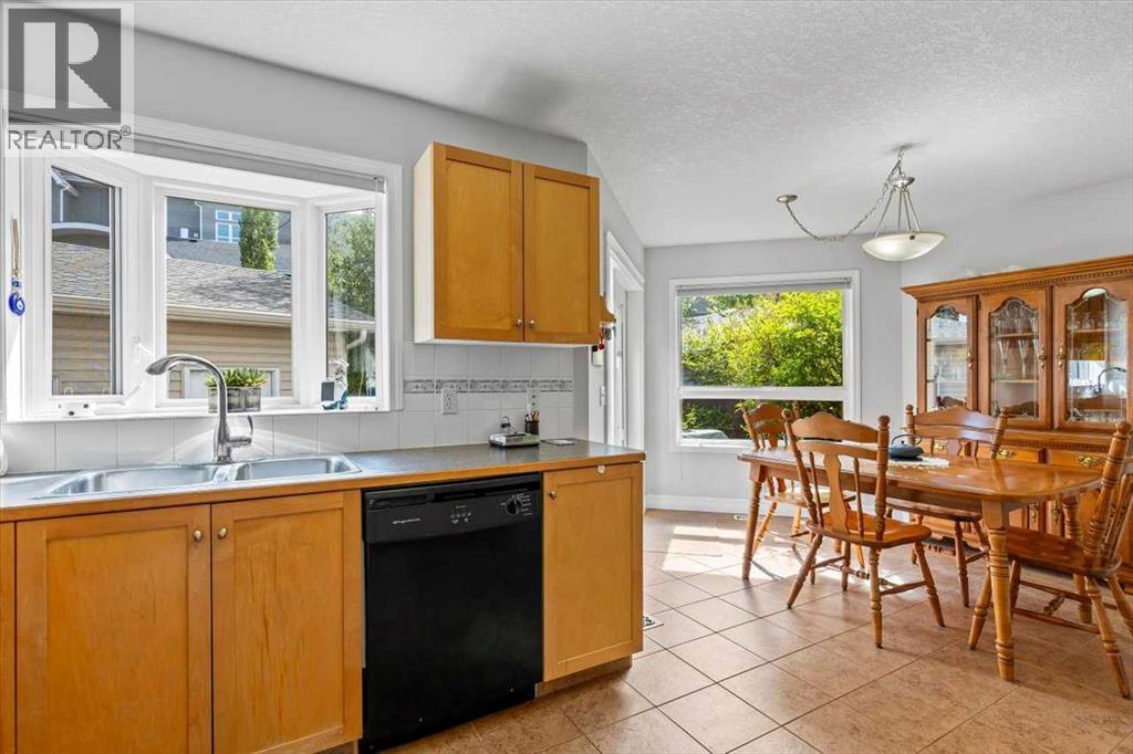 Single Family House for Sale in  Eversyde Circle SW Evergreen Calgary 