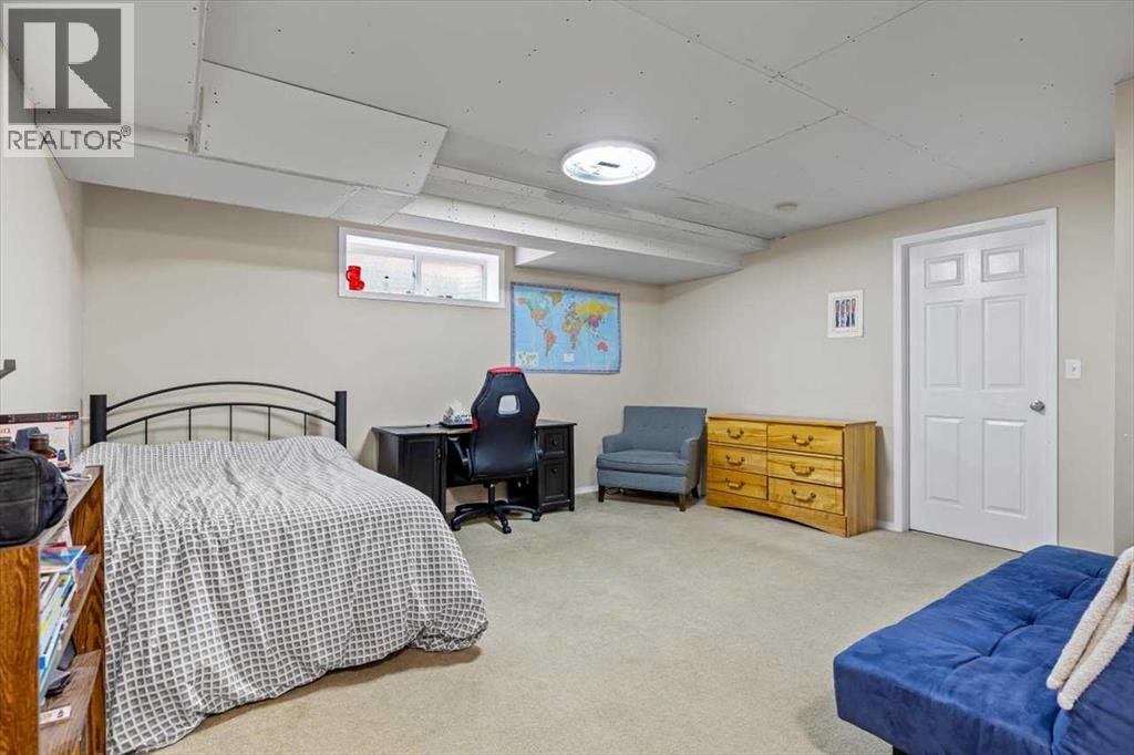 Single Family House for Sale in  Eversyde Circle SW Evergreen Calgary 