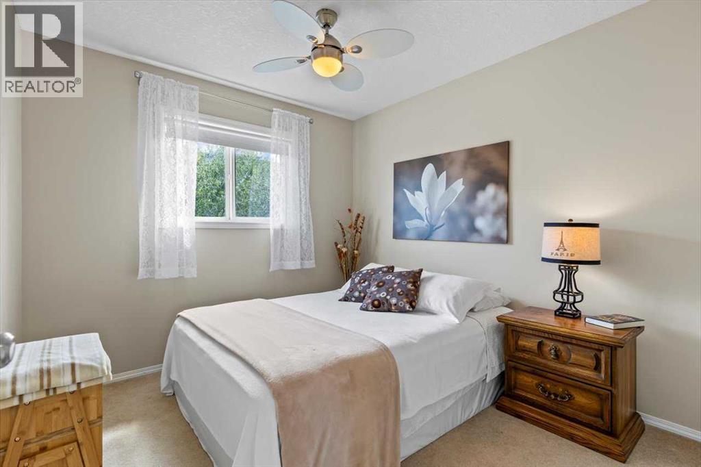 Single Family House for Sale in  Eversyde Circle SW Evergreen Calgary 