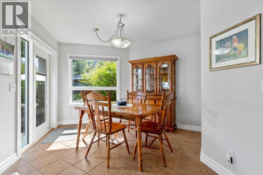 Single Family House for Sale in  Eversyde Circle SW Evergreen Calgary 
