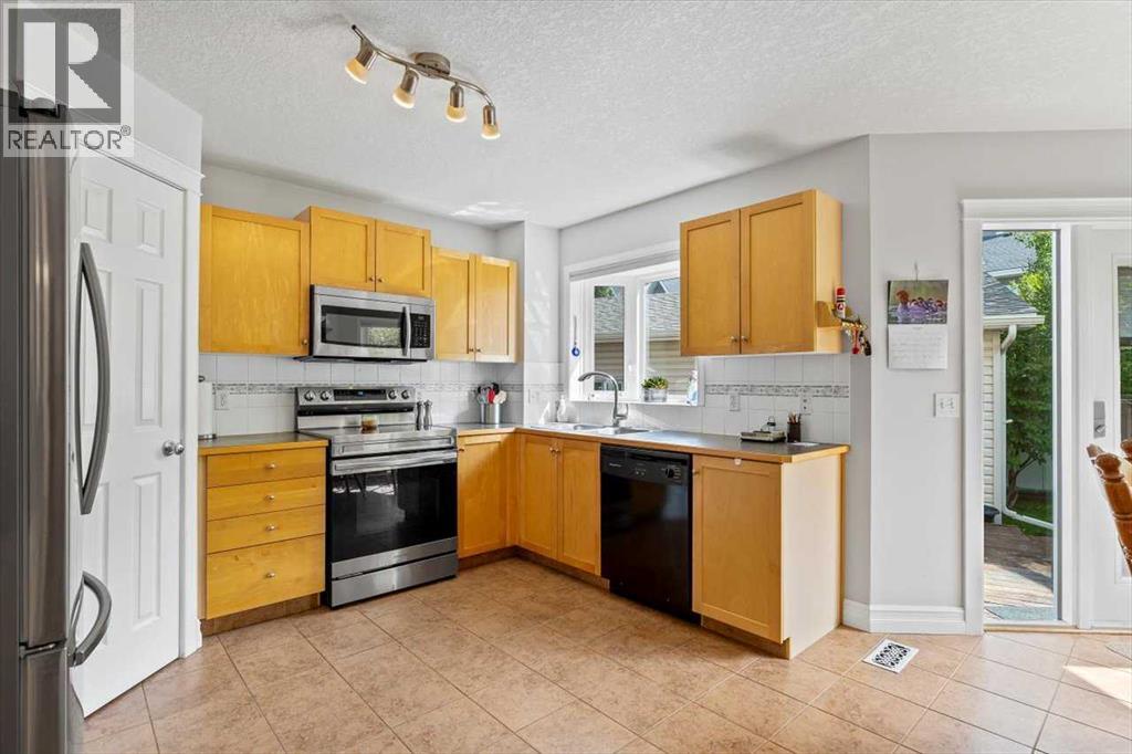 Single Family House for Sale in  Eversyde Circle SW Evergreen Calgary 