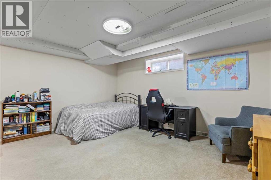 Single Family House for Sale in  Eversyde Circle SW Evergreen Calgary 