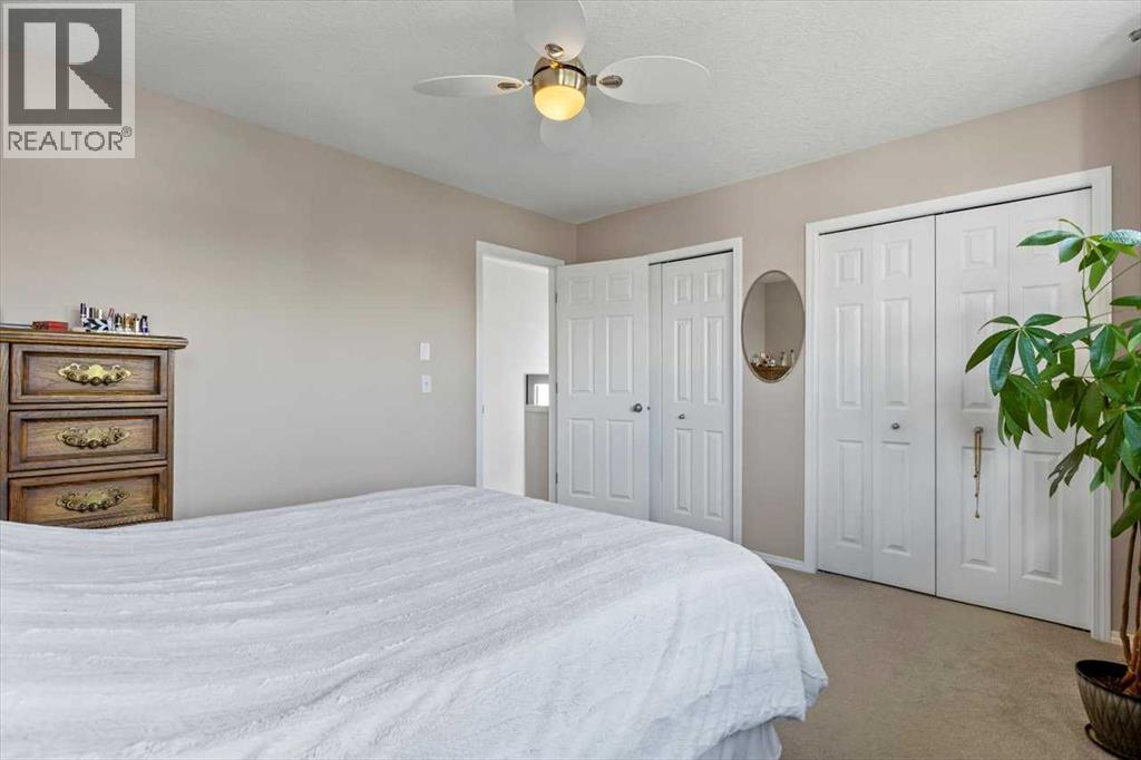 Single Family House for Sale in  Eversyde Circle SW Evergreen Calgary 