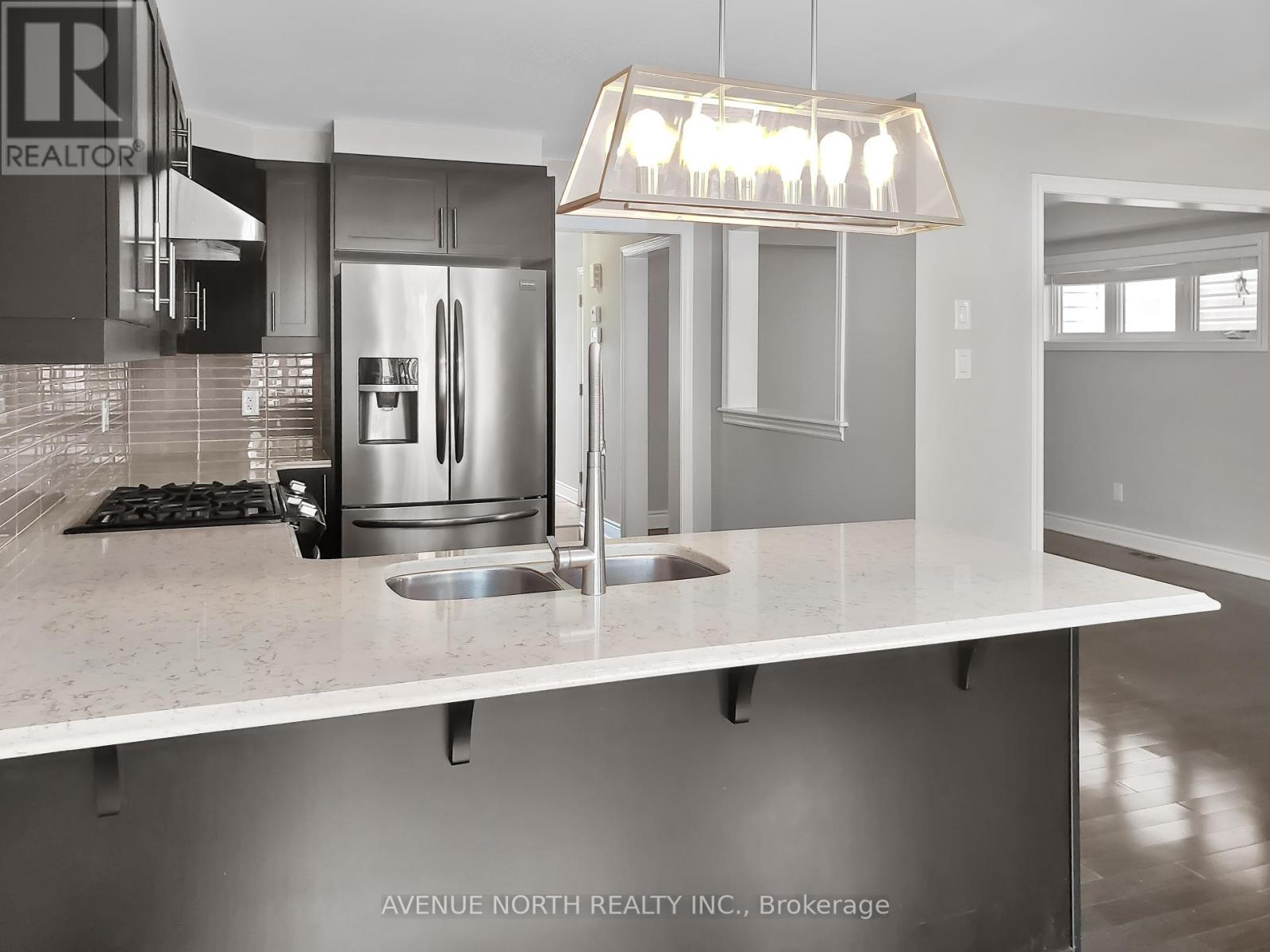 Photo 13 of 768 Rosehill Avenue, Ottawa ON