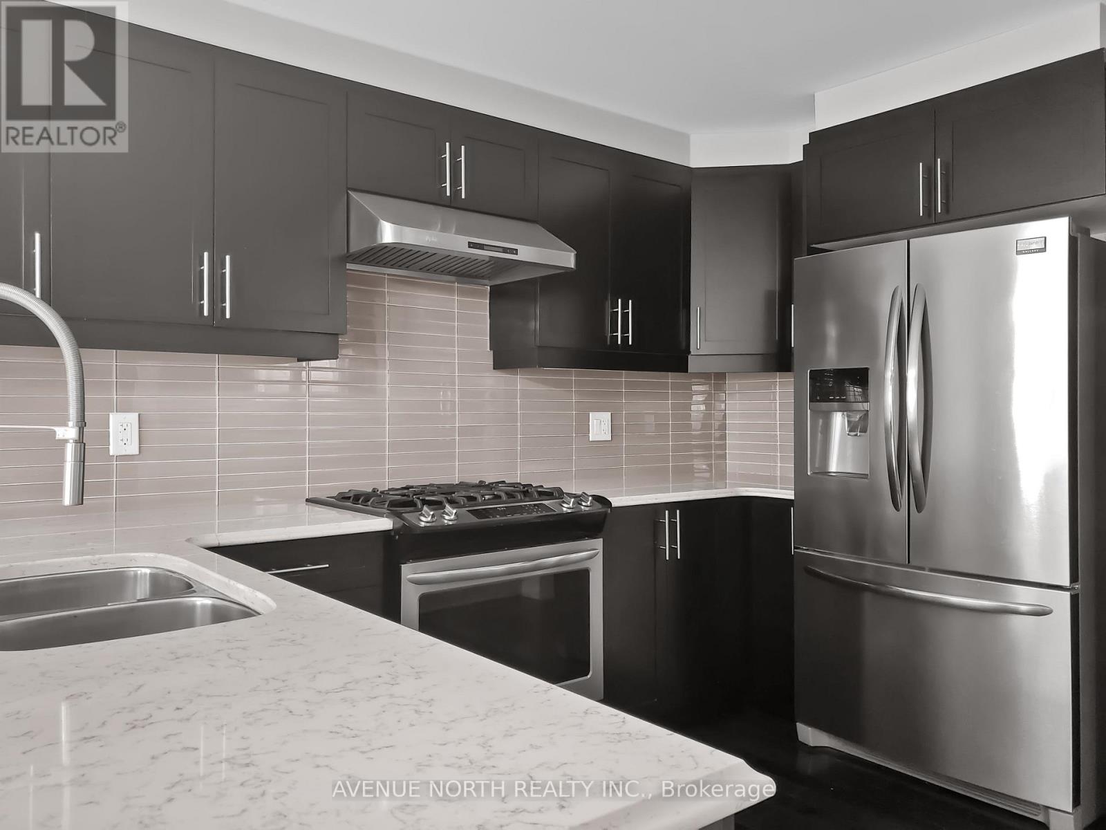 Photo 7 of 768 Rosehill Avenue, Ottawa ON