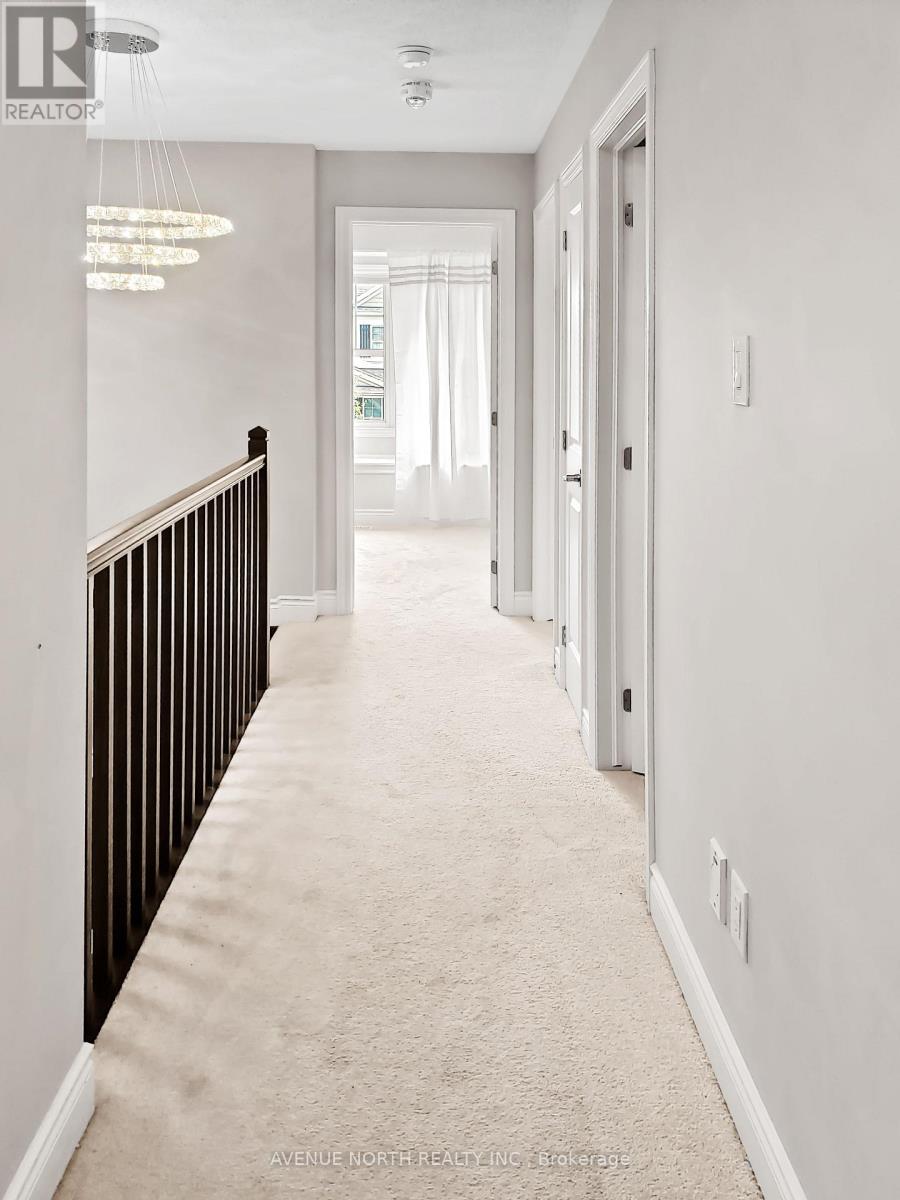 Photo 4 of 768 Rosehill Avenue, Ottawa ON