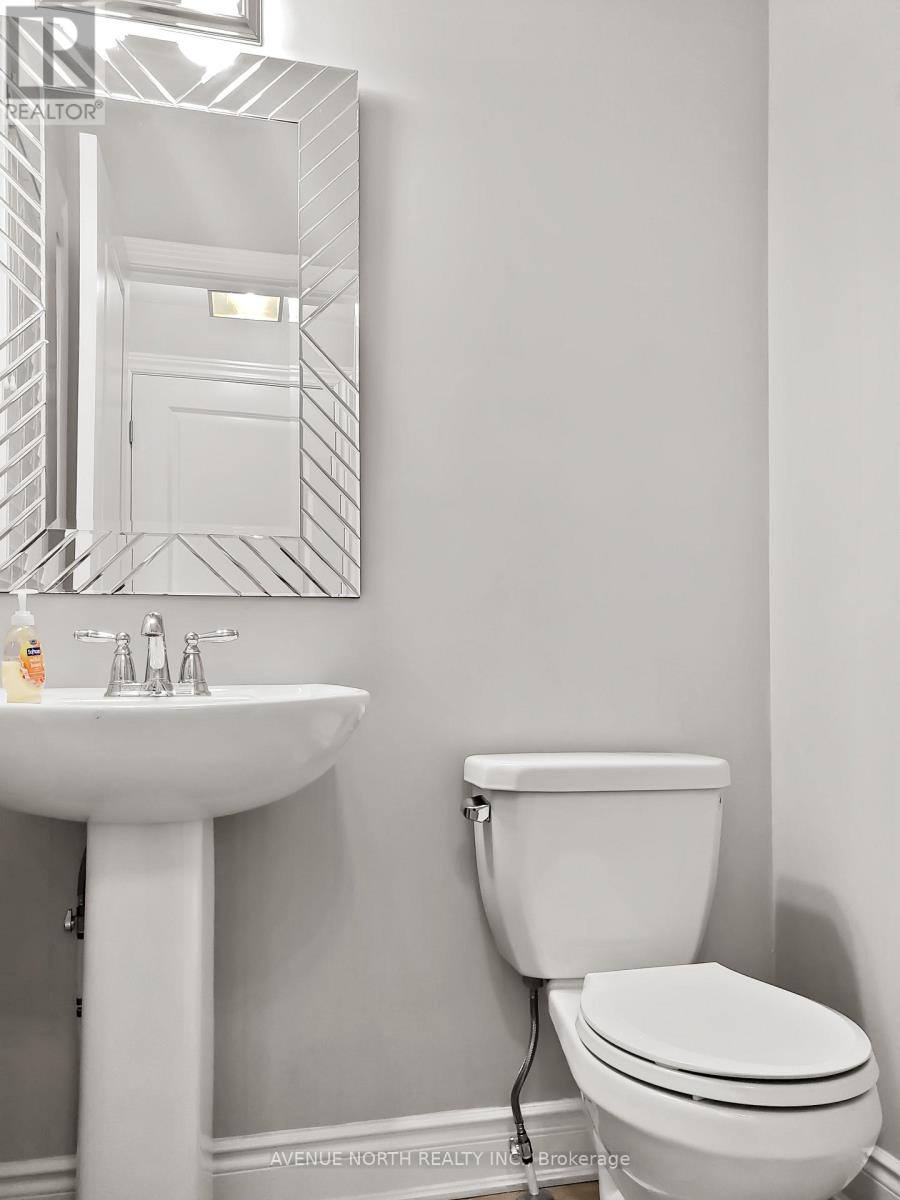 Photo 23 of 768 Rosehill Avenue, Ottawa ON