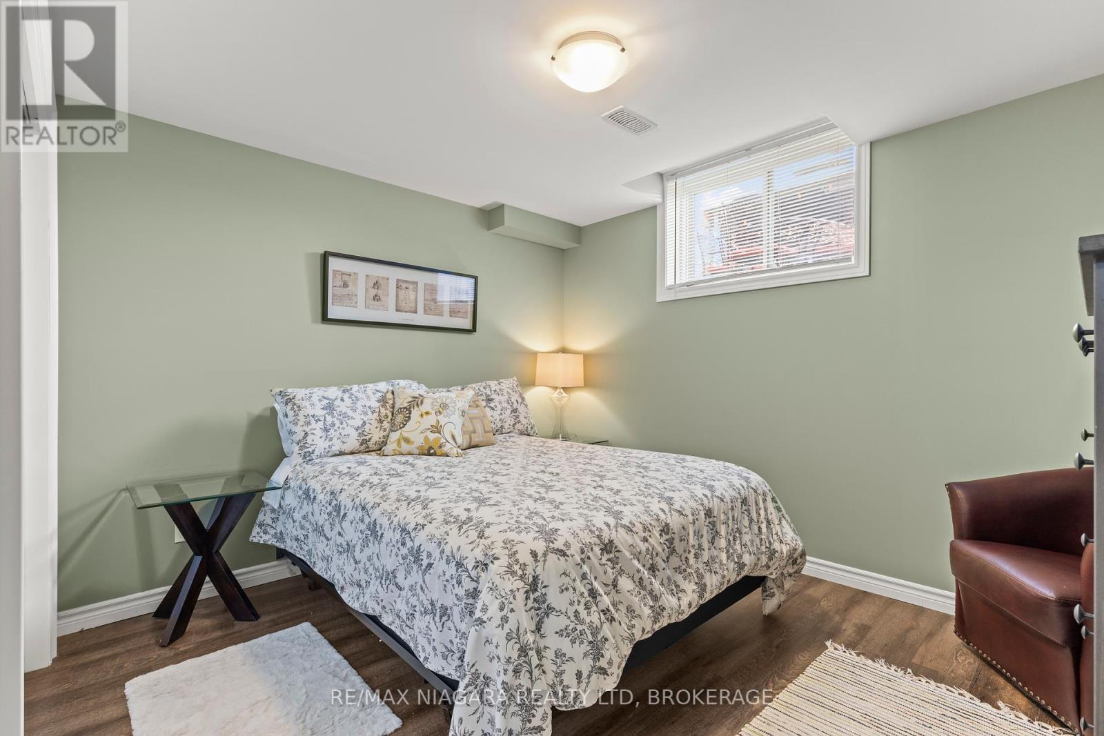 Photo 4 of 149 Acacia Road, Pelham ON