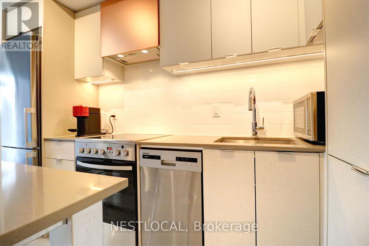 Photo 10 of 451 26 Gibbs Road, Toronto ON