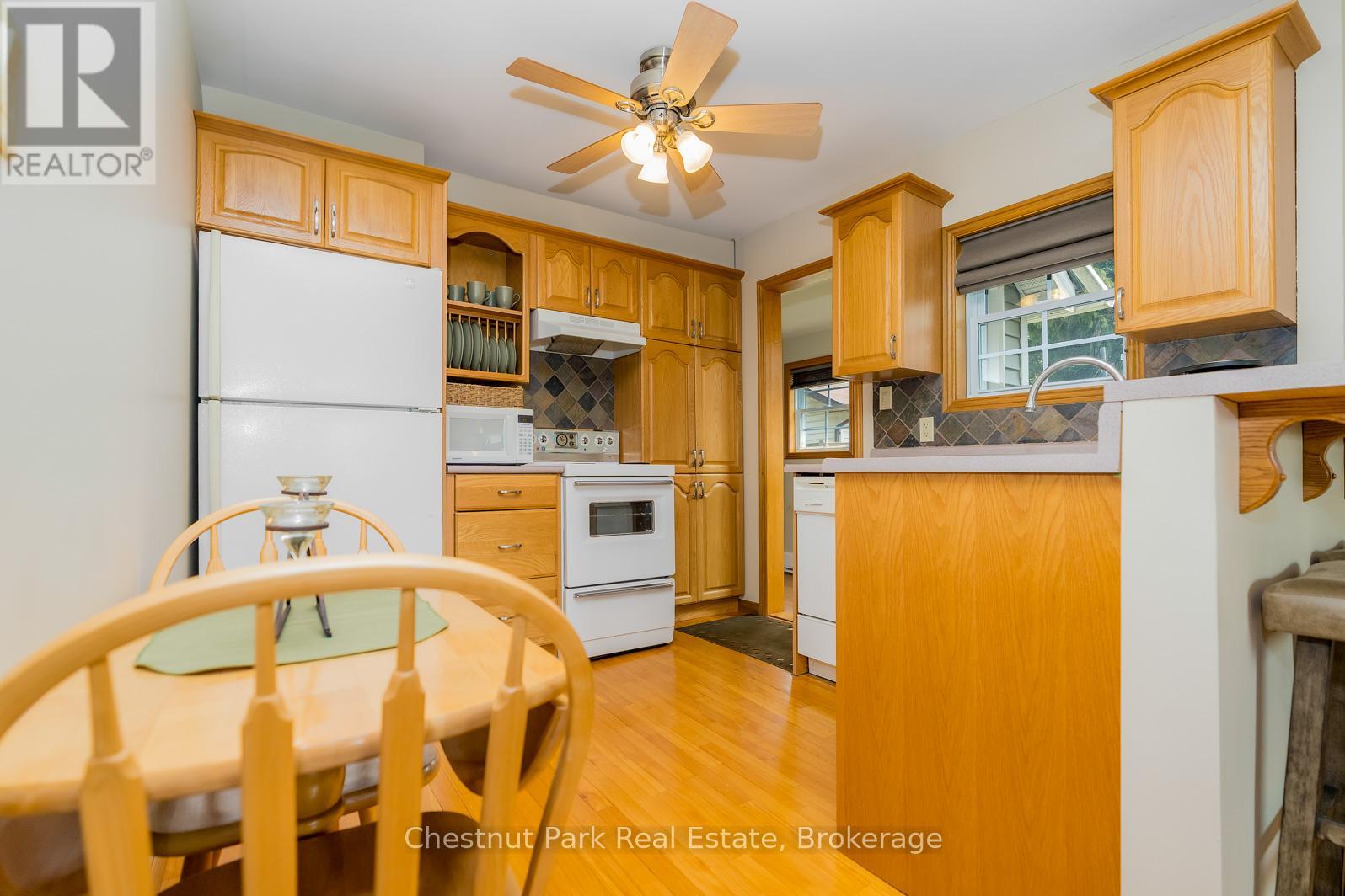 Photo 17 of 169 Walnut Street, Collingwood ON