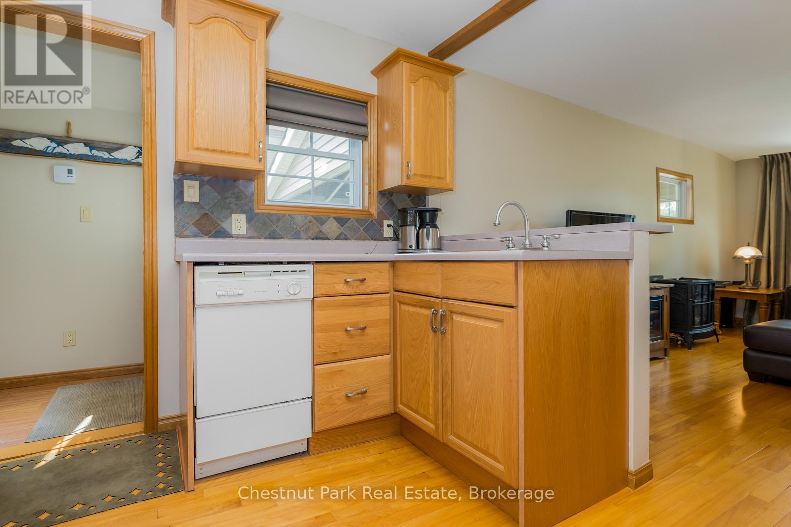 Photo 3 of 169 Walnut Street, Collingwood ON