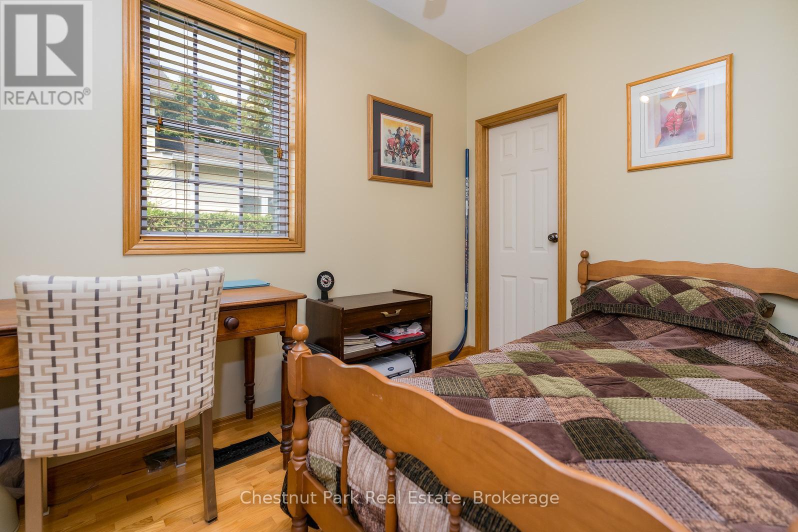 Photo 34 of 169 Walnut Street, Collingwood ON