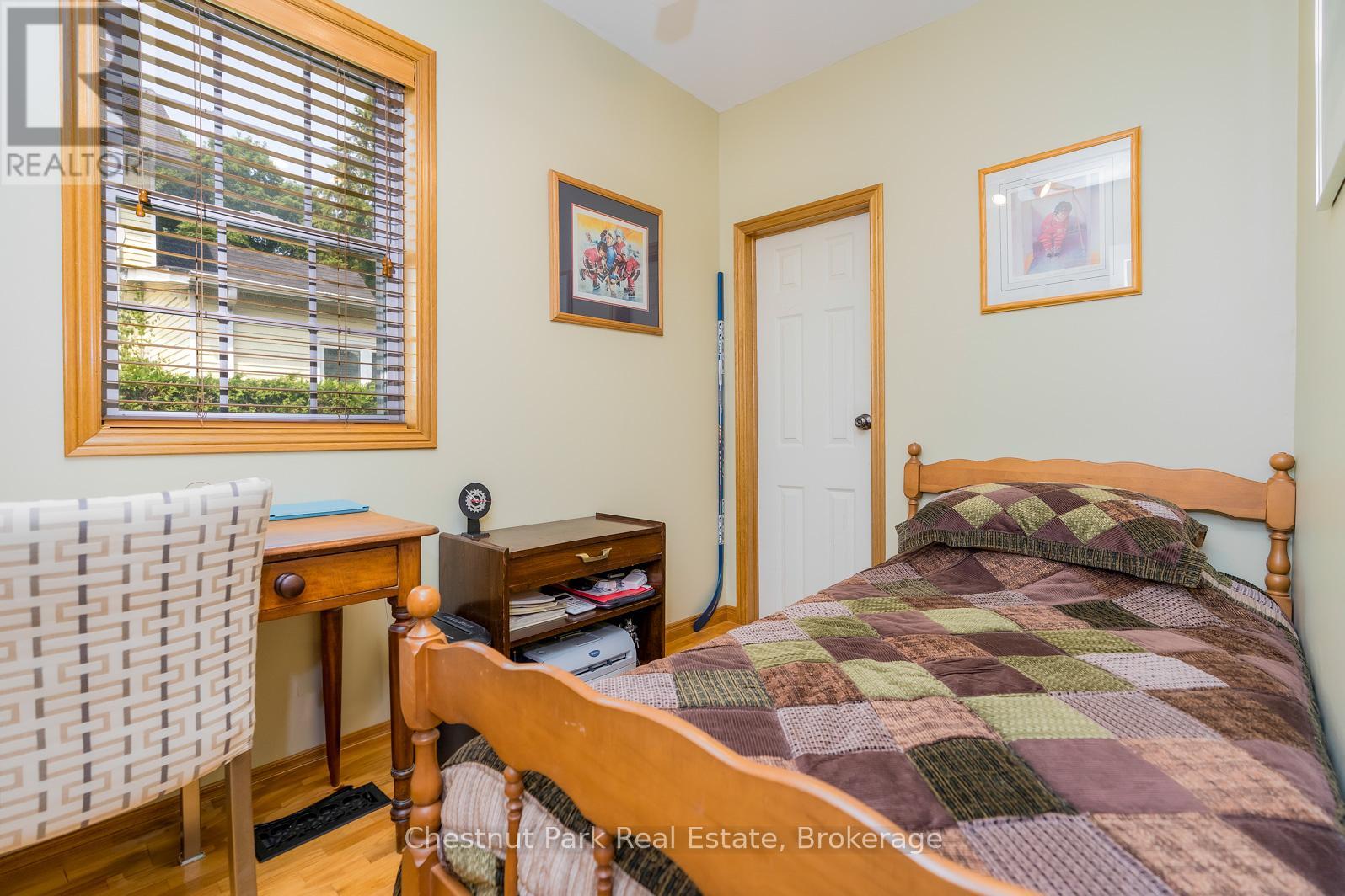 Photo 42 of 169 Walnut Street, Collingwood ON