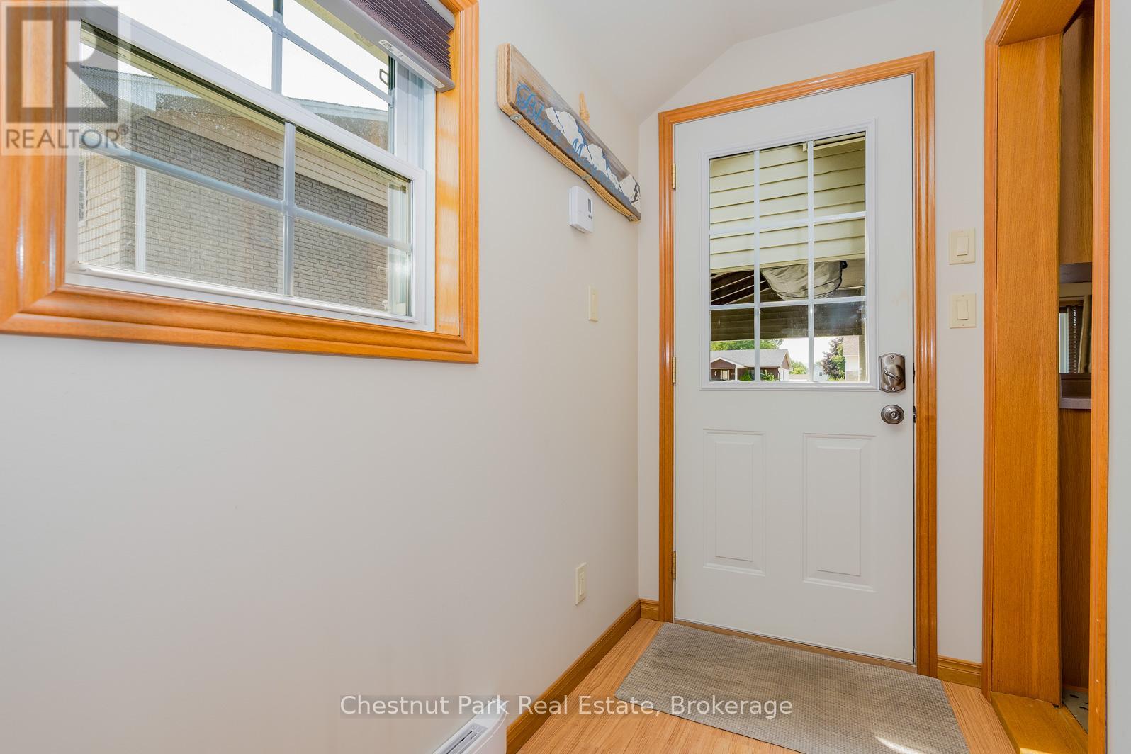 Photo 35 of 169 Walnut Street, Collingwood ON