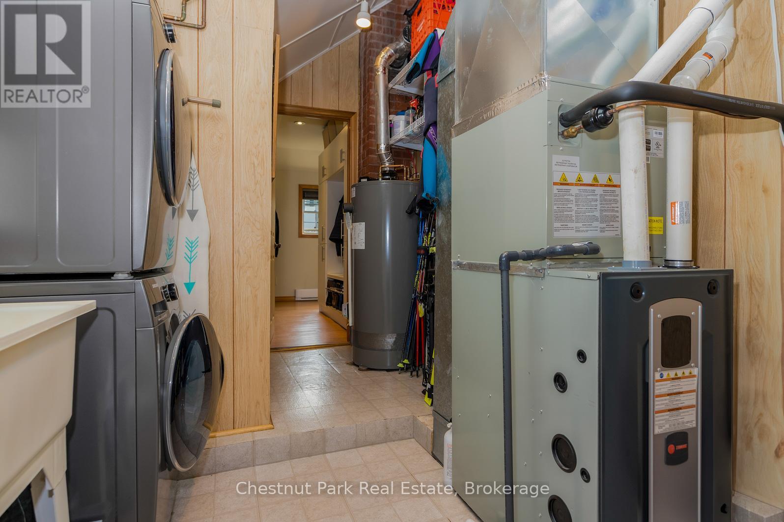 Photo 36 of 169 Walnut Street, Collingwood ON