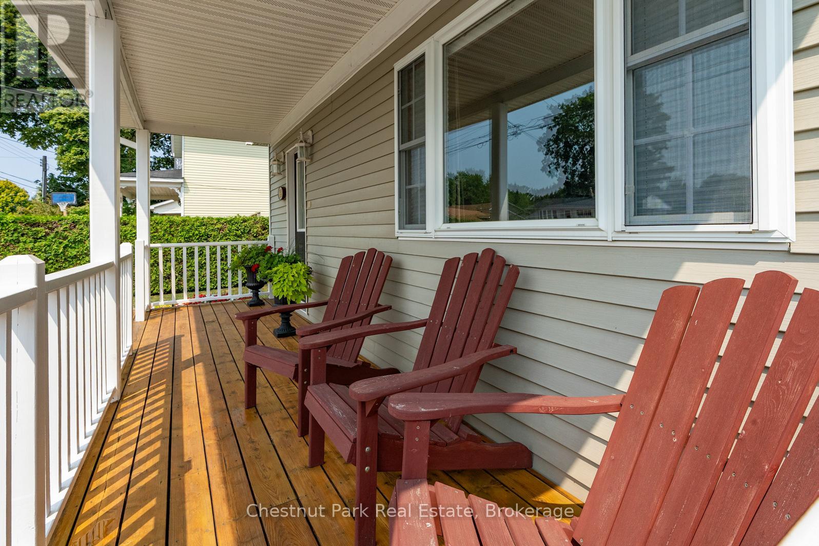 Photo 37 of 169 Walnut Street, Collingwood ON
