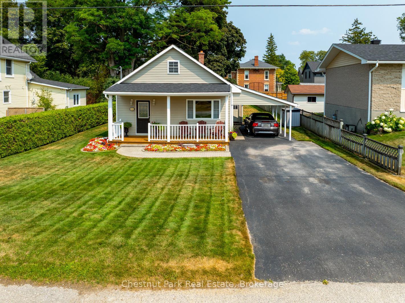 Photo 25 of 169 Walnut Street, Collingwood ON
