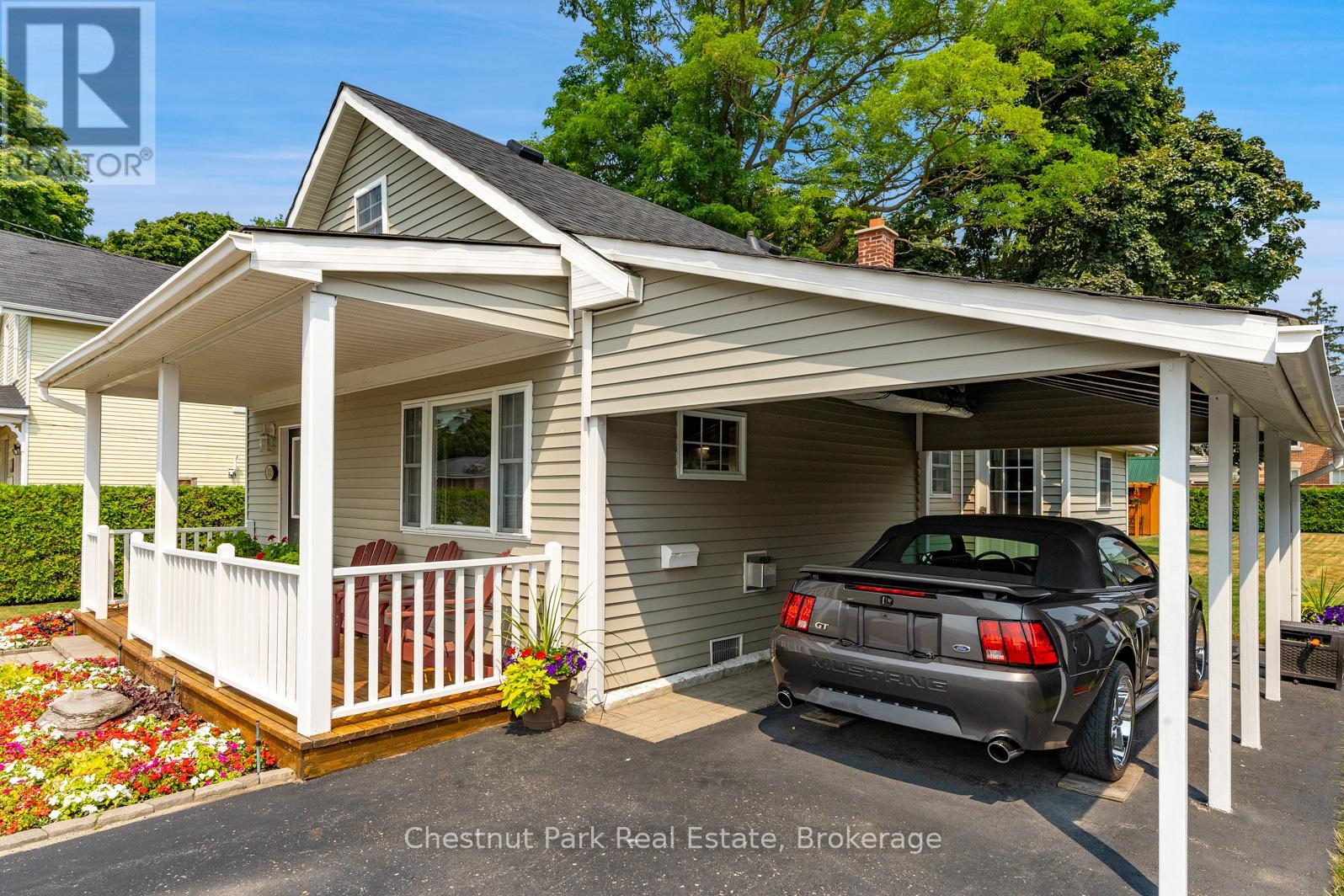 Photo 10 of 169 Walnut Street, Collingwood ON