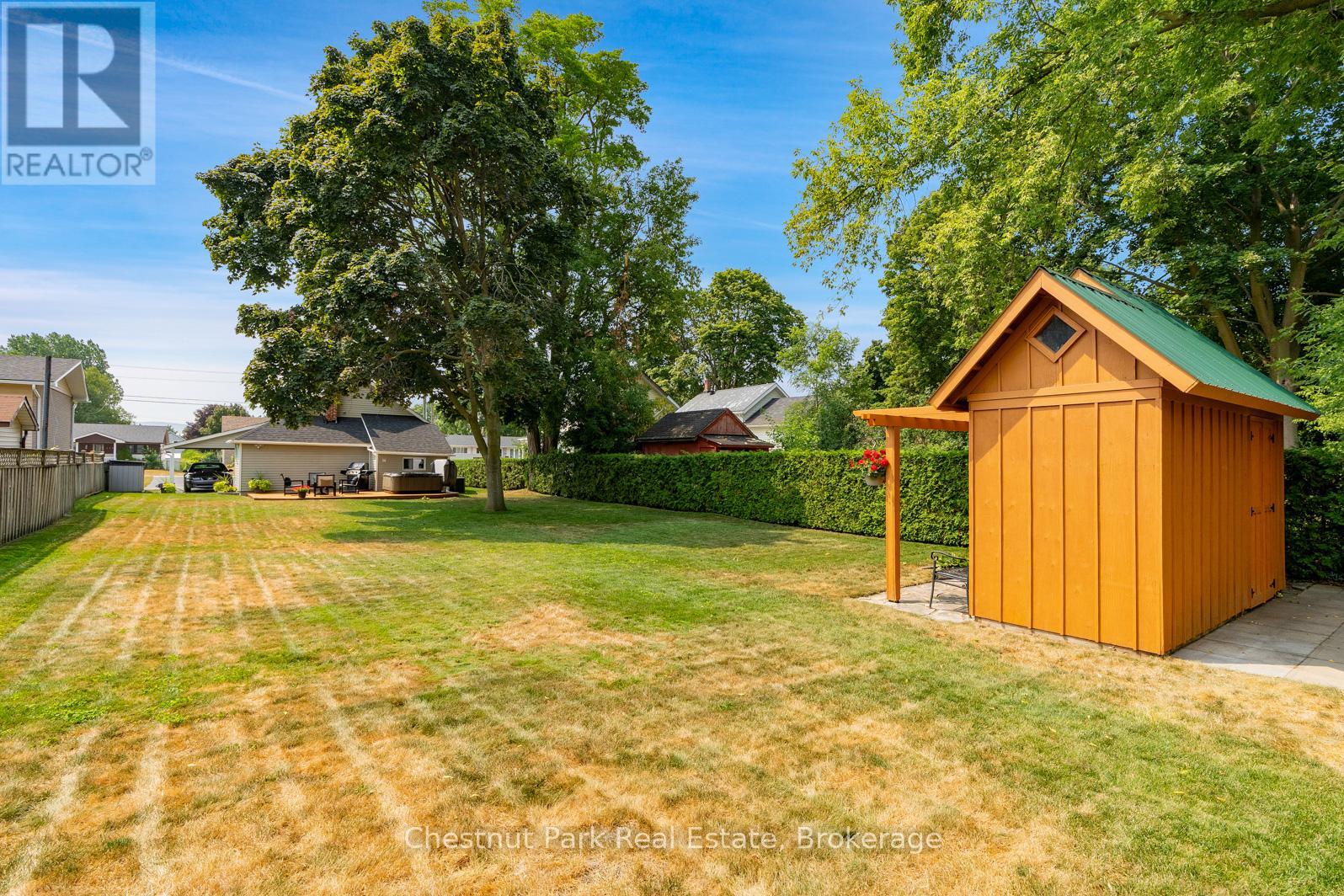 Photo 13 of 169 Walnut Street, Collingwood ON