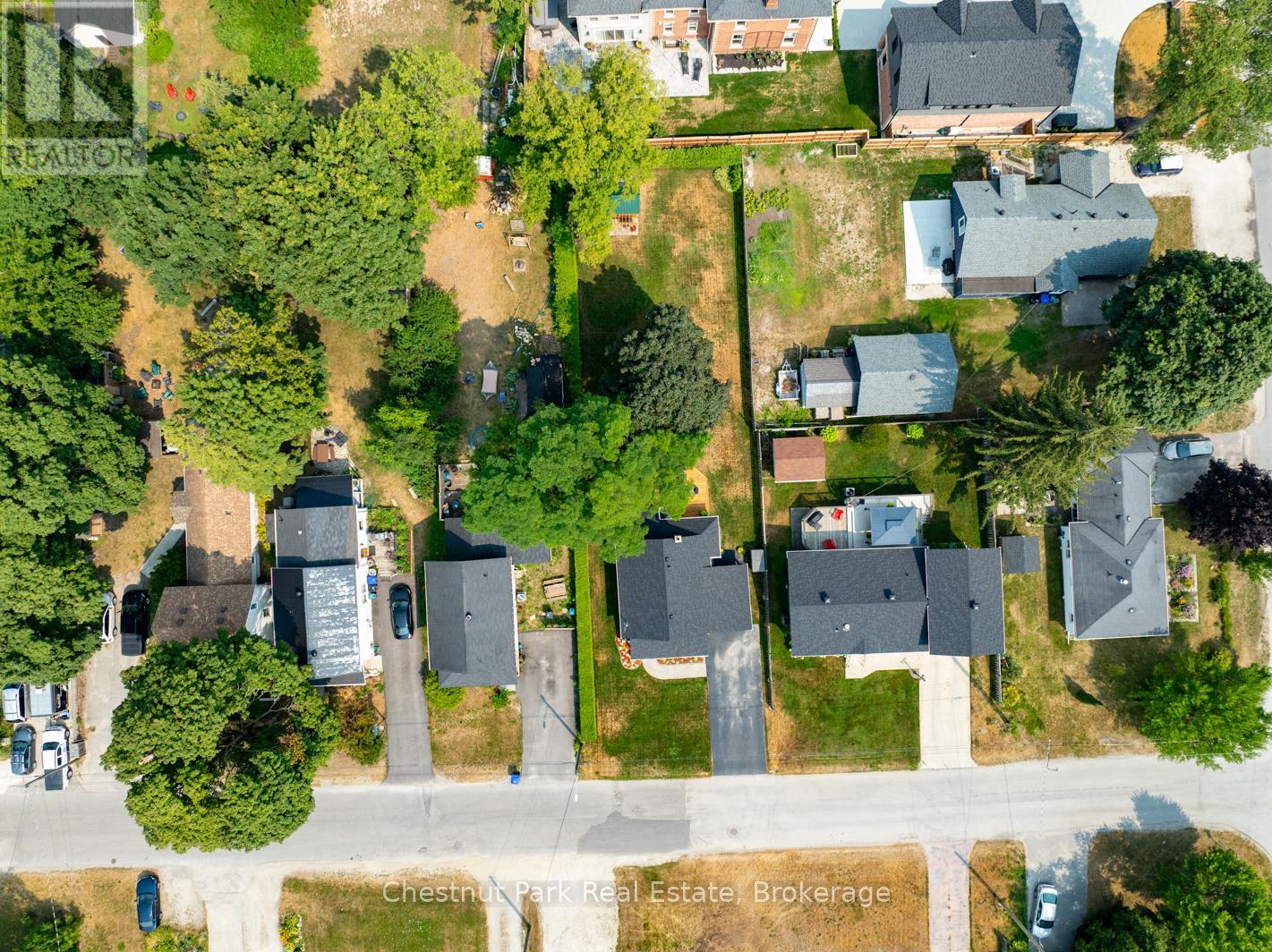 Photo 6 of 169 Walnut Street, Collingwood ON