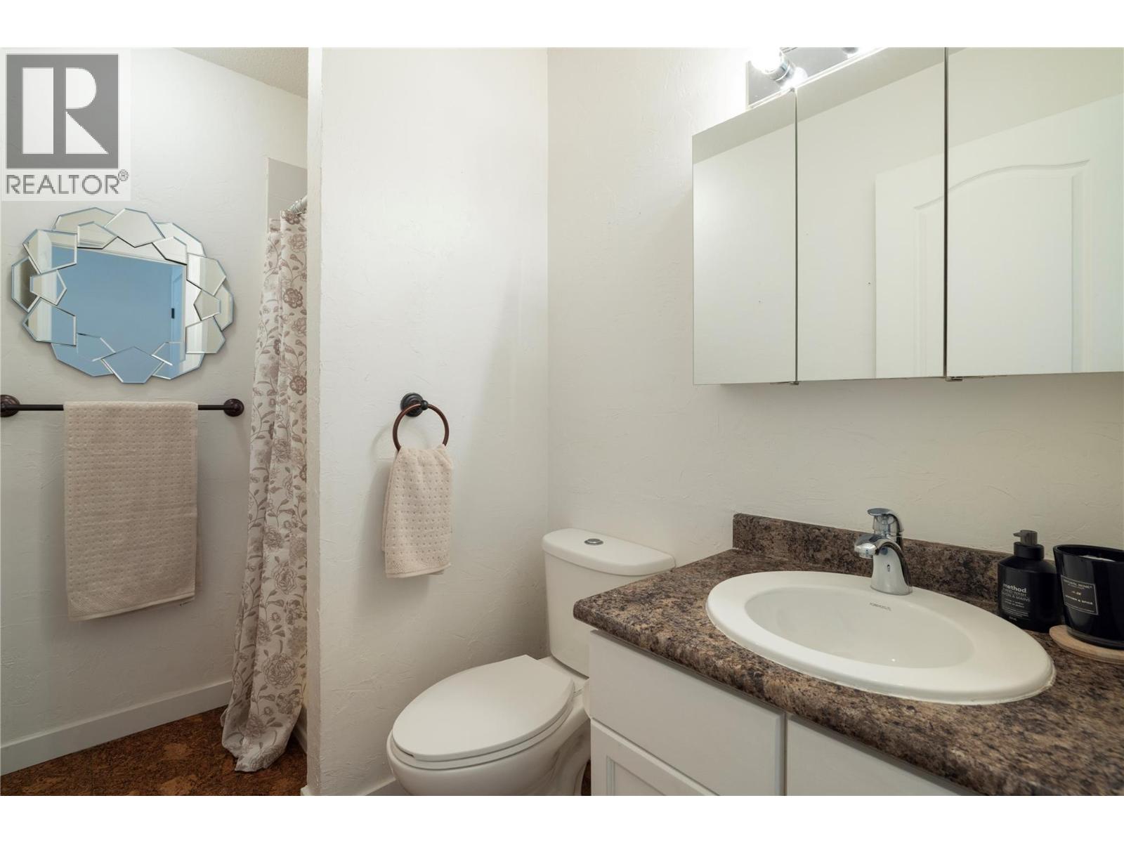 Photo 15 of 3160 Casorso Road Unit 404, Kelowna BC