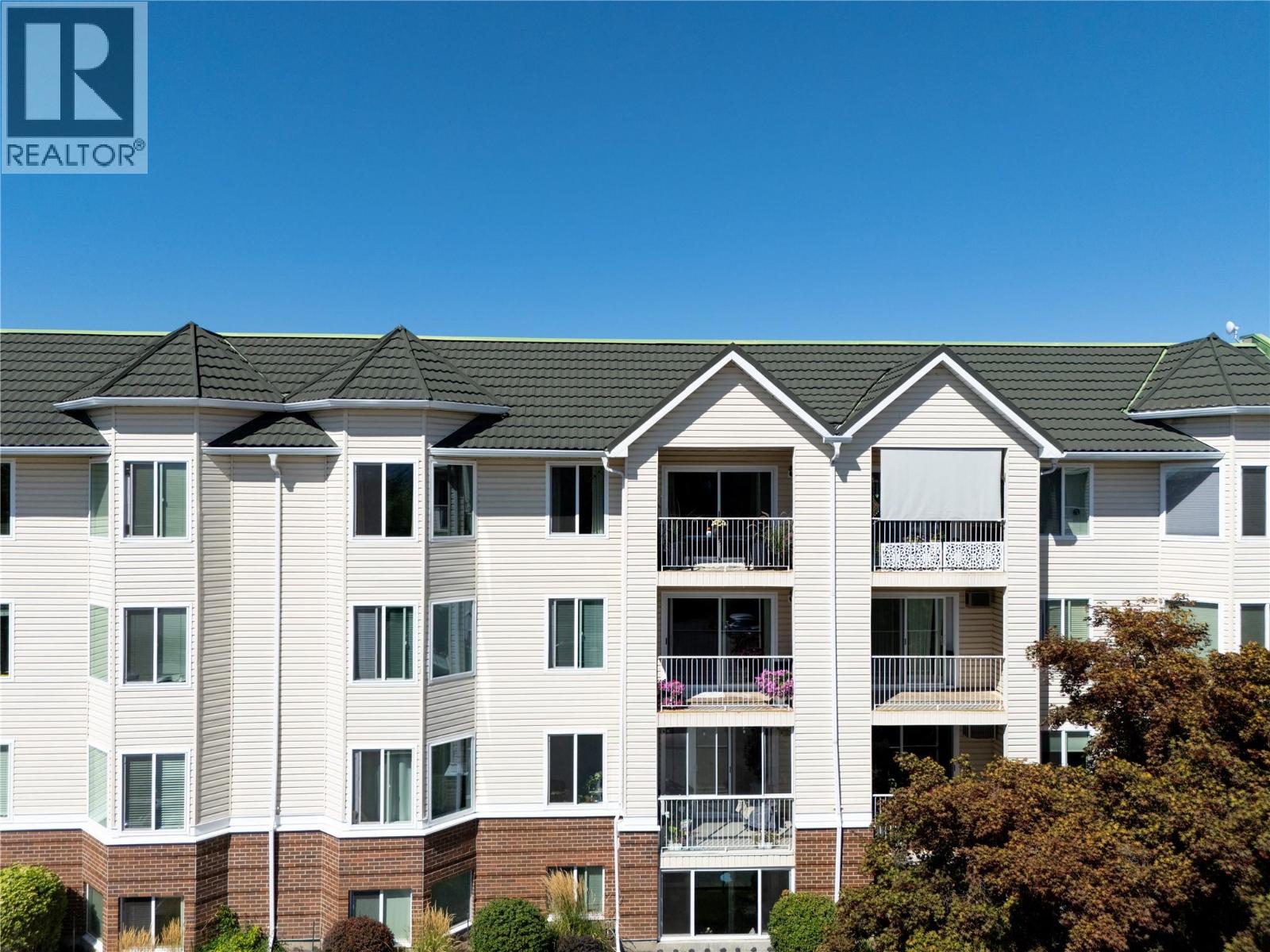 Photo 7 of 3160 Casorso Road Unit 404, Kelowna BC