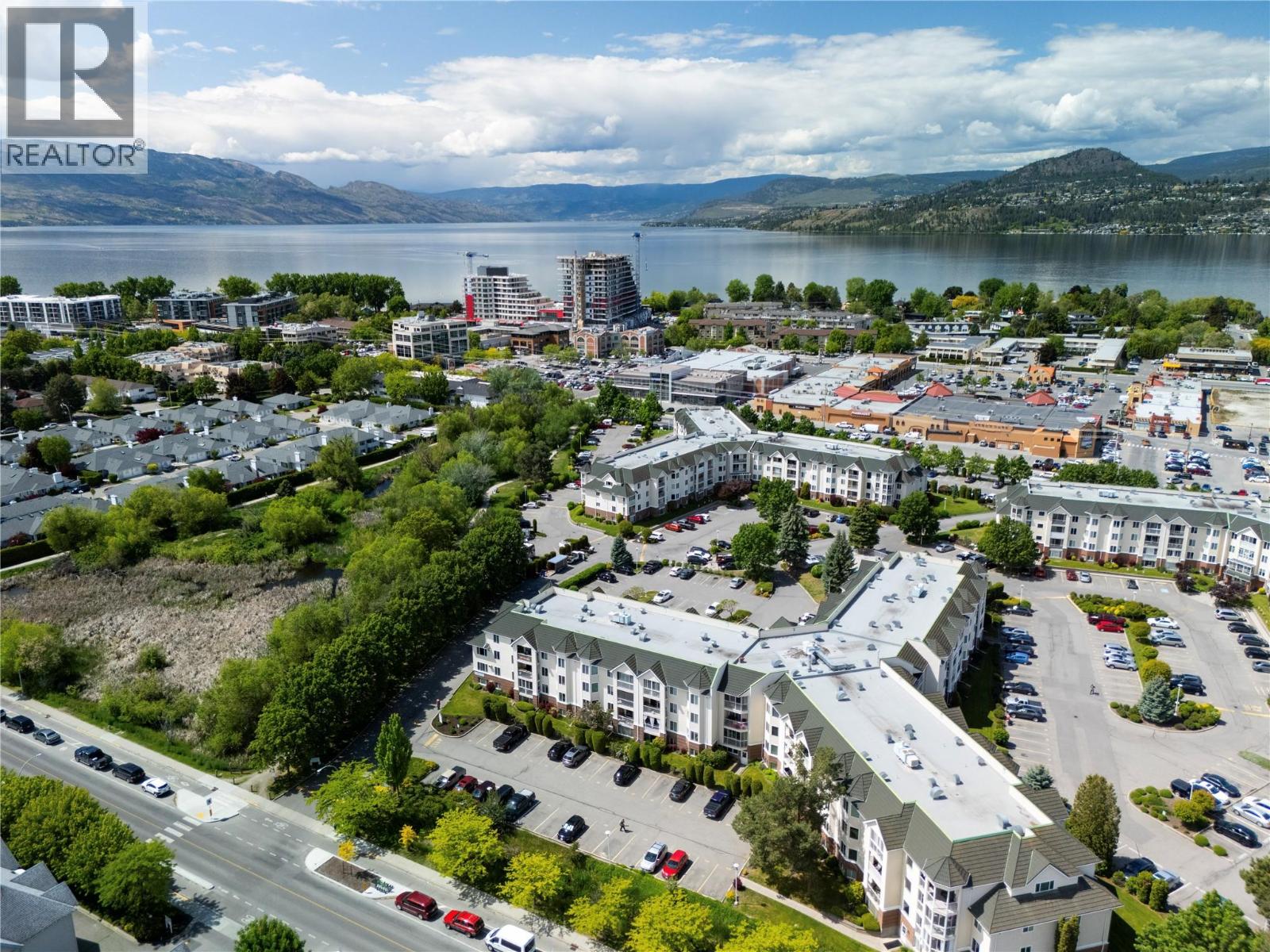 Photo 9 of 3160 Casorso Road Unit 404, Kelowna BC