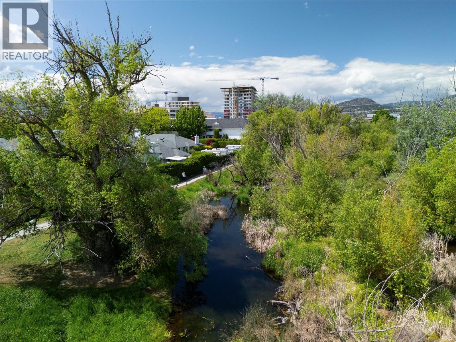 Photo 8 of 3160 Casorso Road Unit 404, Kelowna BC