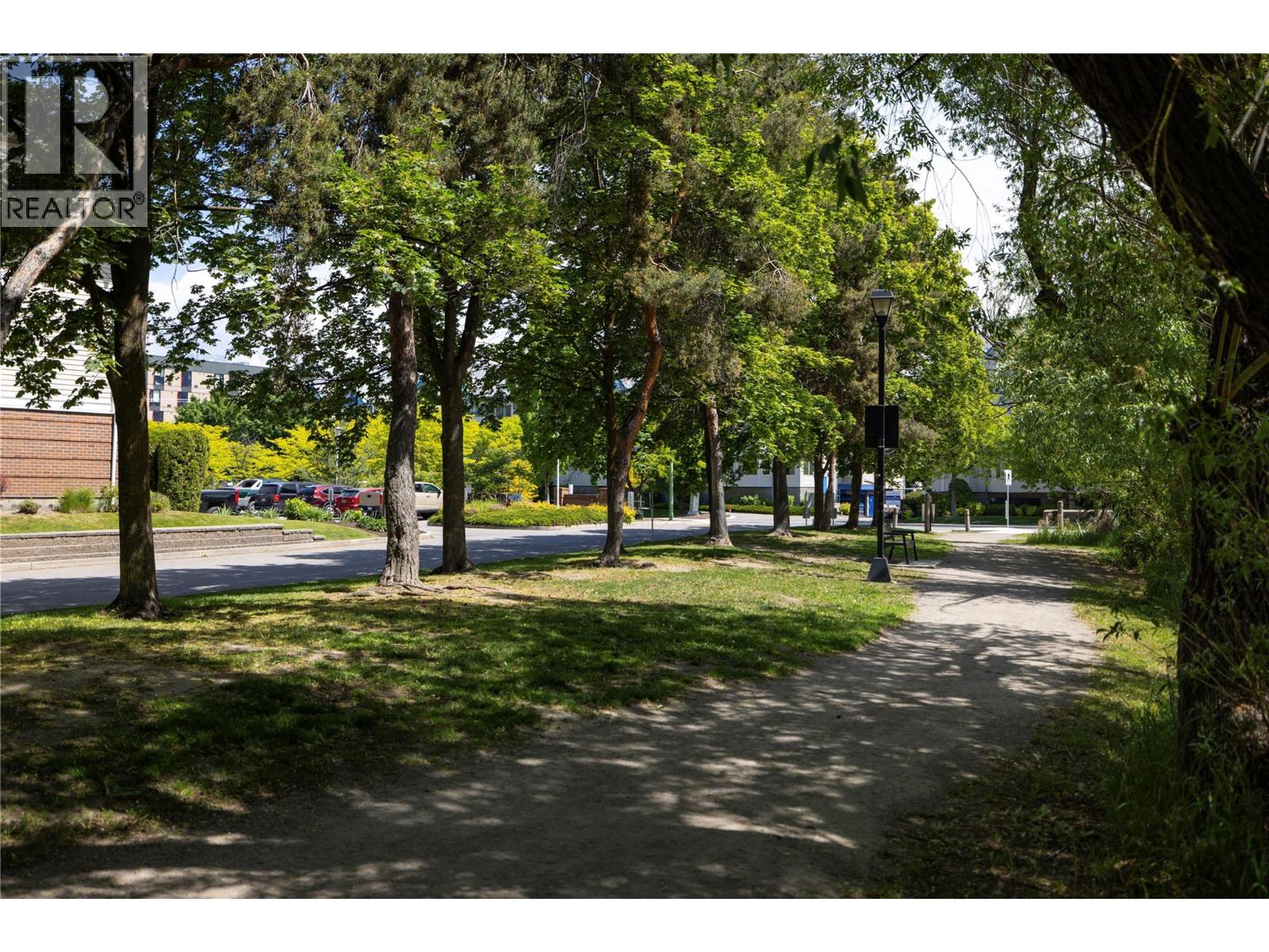 Photo 11 of 3160 Casorso Road Unit 404, Kelowna BC