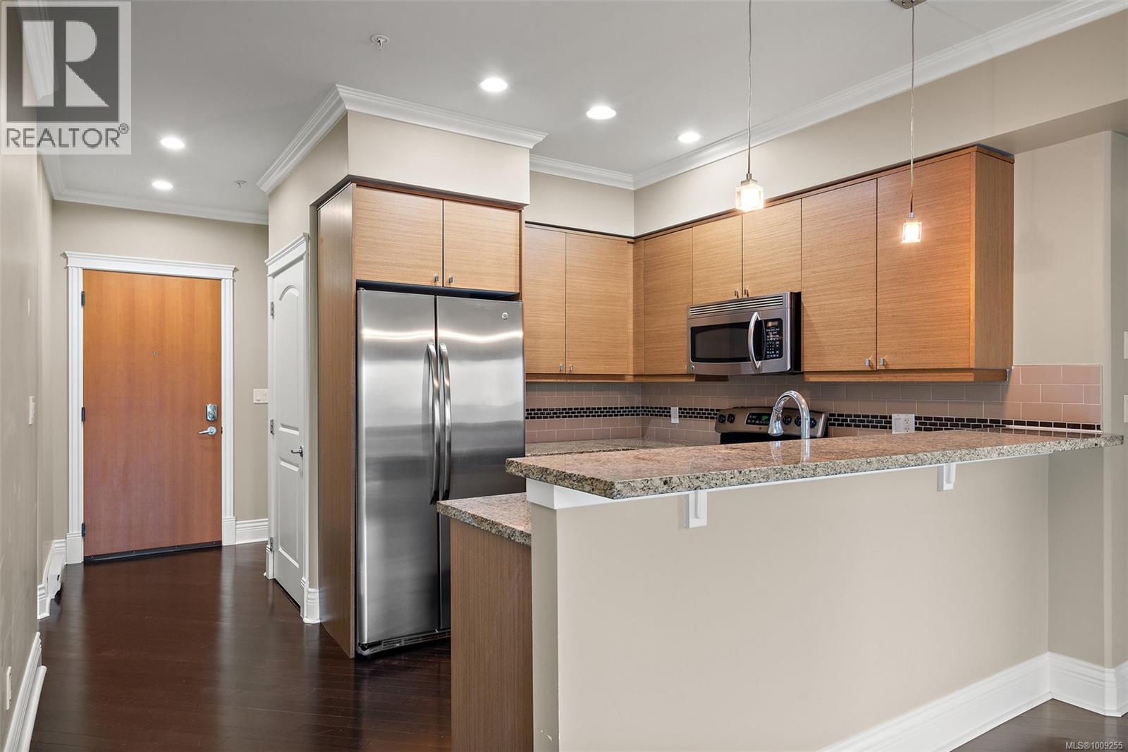 Photo 17 of 203 751 Goldstream Ave, Langford BC