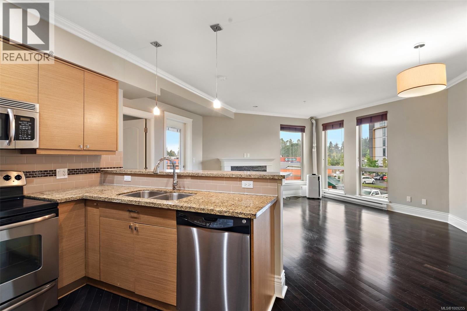 Photo 10 of 203 751 Goldstream Ave, Langford BC