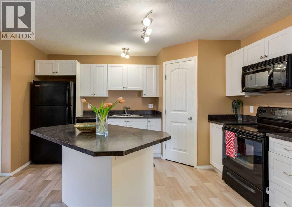 Photo 17 of 106 70 Panatella Landing Nw, Calgary AB