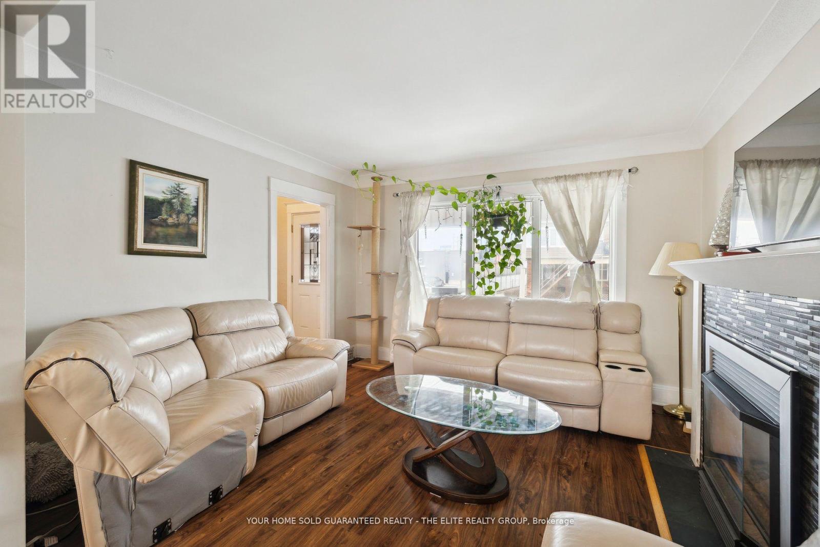 Photo 13 of 167 Balsam Avenue N, Hamilton ON