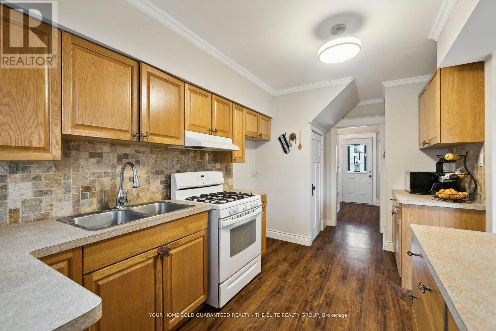 Photo 18 of 167 Balsam Avenue N, Hamilton ON